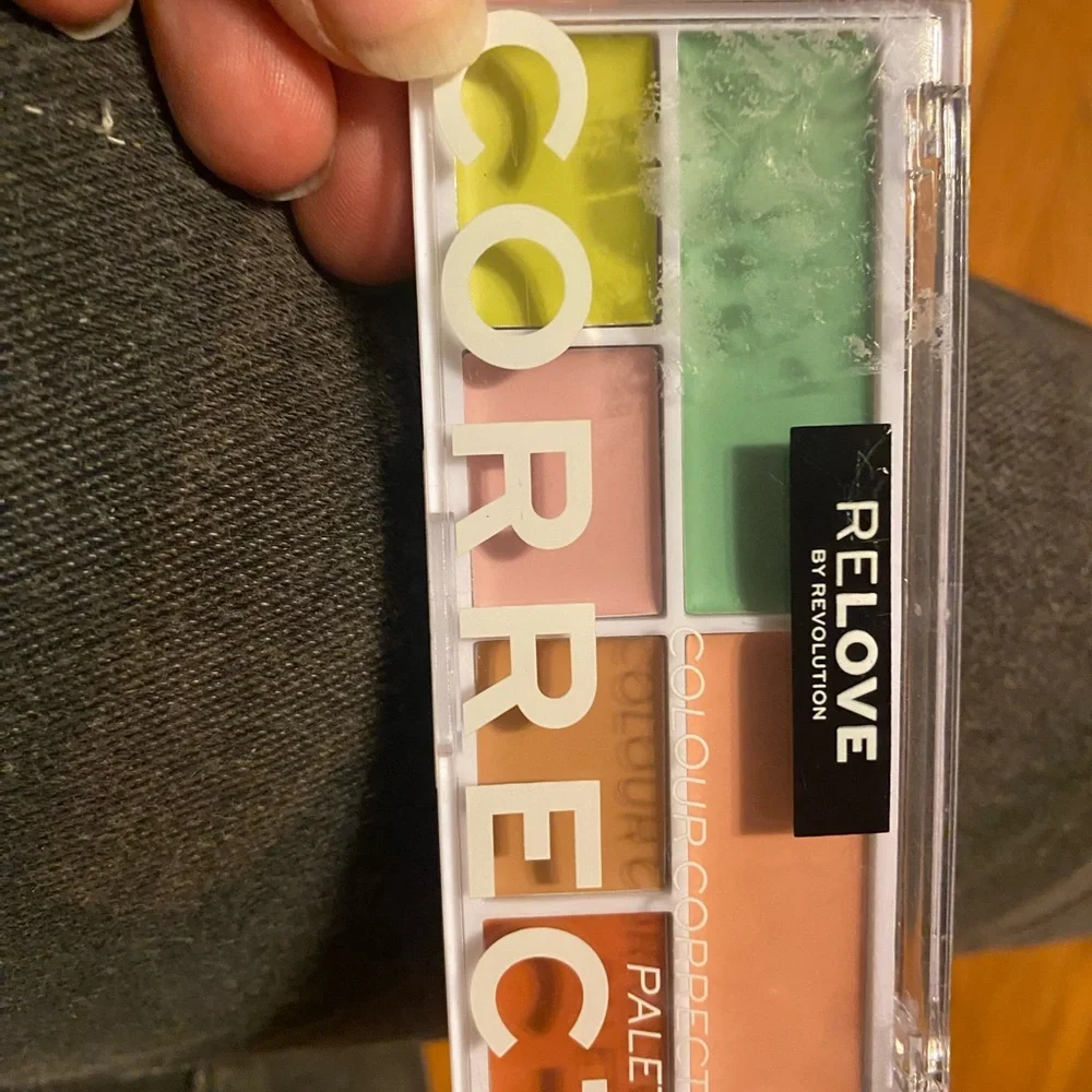 Revolution Eyeshadow Palette